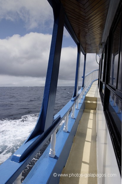 Navigation entre deux îles. Parc national des Galapagos 