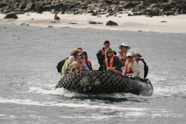 Zodiac, Galapagos, Touristes , Parc National des Galapagos, Equateur  